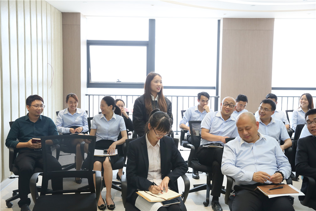 “凝聚力量，共創(chuàng)輝煌”德利豐家居月度總結(jié)暨(圖13)