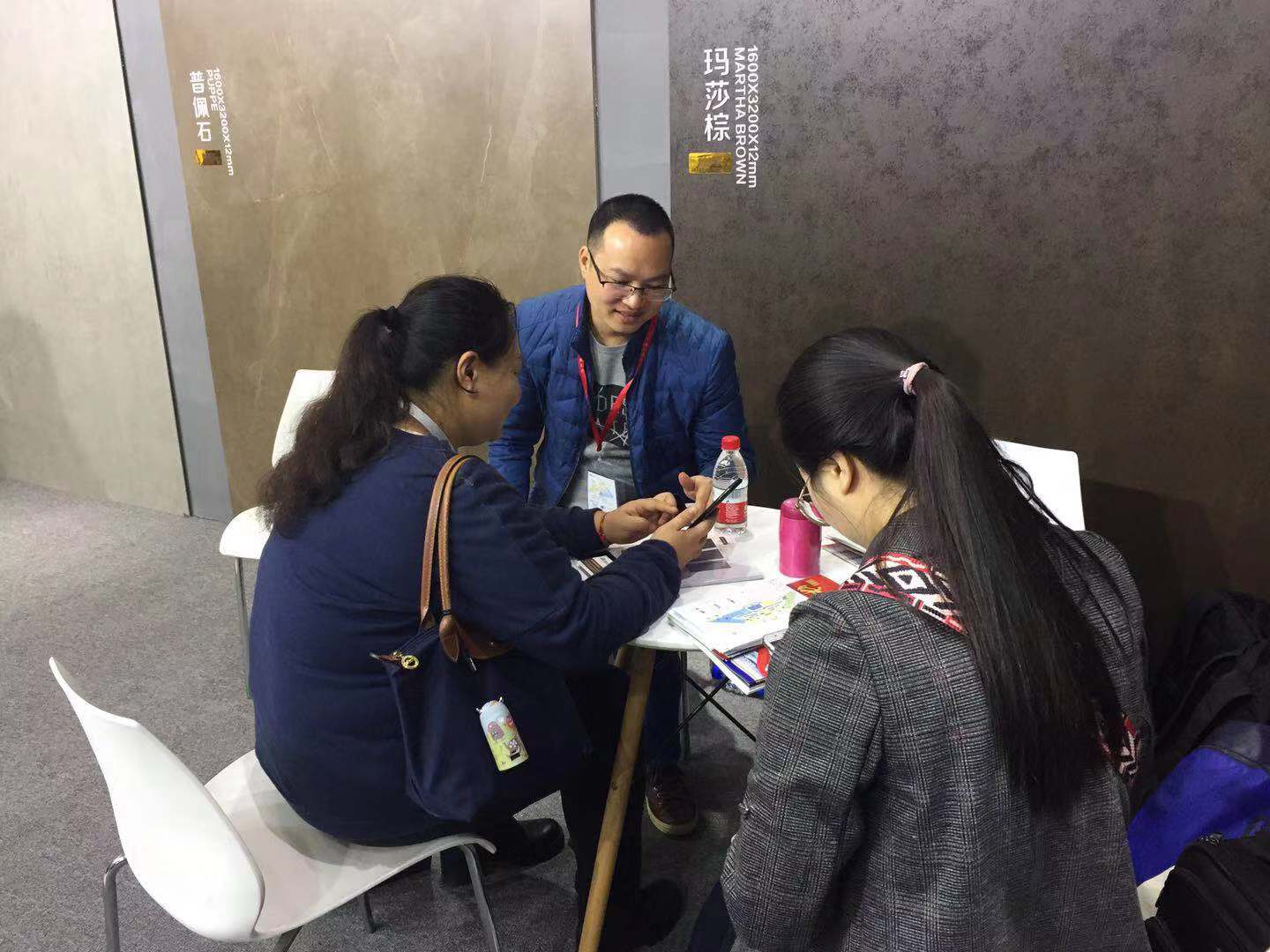 2019廈門石材展開展首日，德利豐大巖板強(qiáng)勢(shì)來襲(圖11)