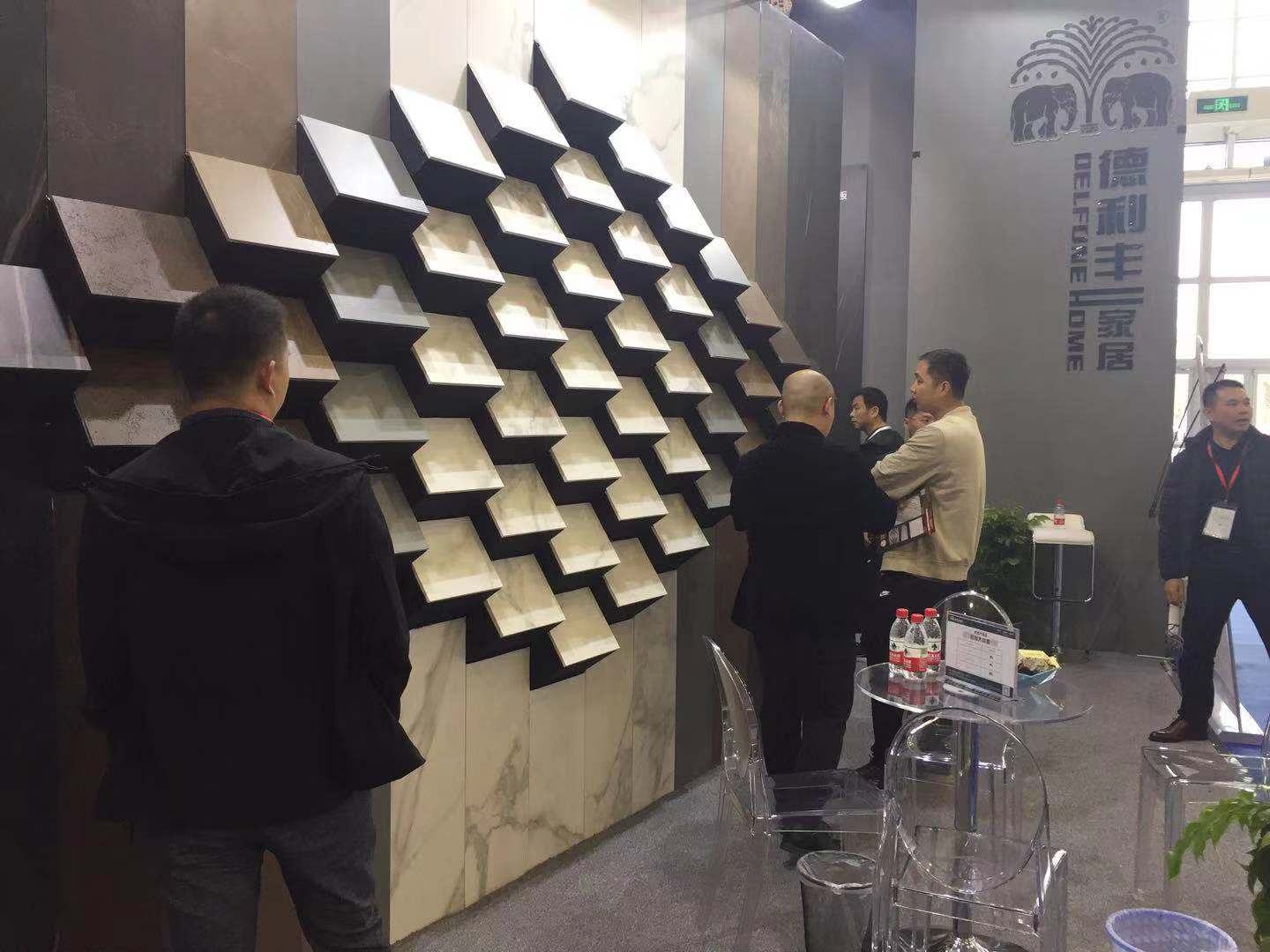 2019廈門石材展開展首日，德利豐大巖板強(qiáng)勢(shì)來襲(圖15)