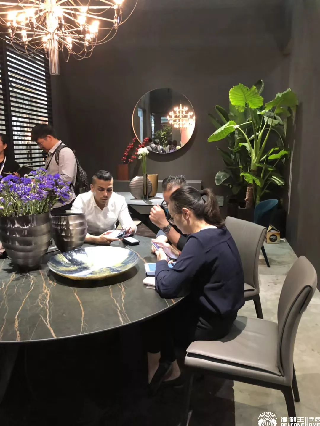 < NEWS >德利豐巖板新風(fēng)潮卷席上海國際家具展覽會(圖9)